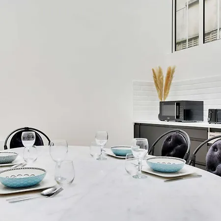Authentique - 1br- 2p- Voltaire *