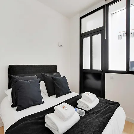 Apartment Authentique - 1br- 2p- Voltaire