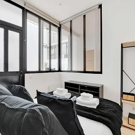 Authentique - 1br- 2p- Voltaire Apartment