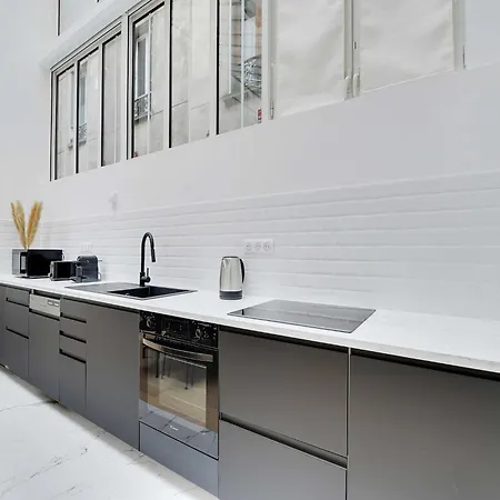 Authentique - 1br- 2p- Voltaire *